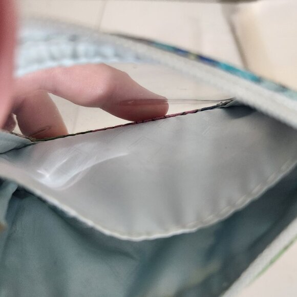 Vera Bradley Floral ID Holder With Keyring & Zip Closure - Picture 15 of 16